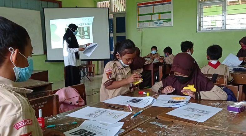 Sistem Belajar Berbasis Proyek di Sekolah Desa dan Dampaknya pada Kreativitas